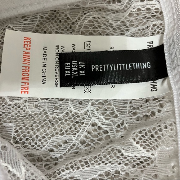 PLUS WHITE LACE FRILL UNDERWIRED CORSET LINGERIE SET - Picture 2 of 5